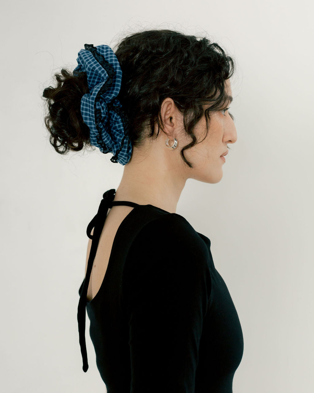 A BRONZE AGE - DOILY SCRUNCHIE - LOU GINGHAM