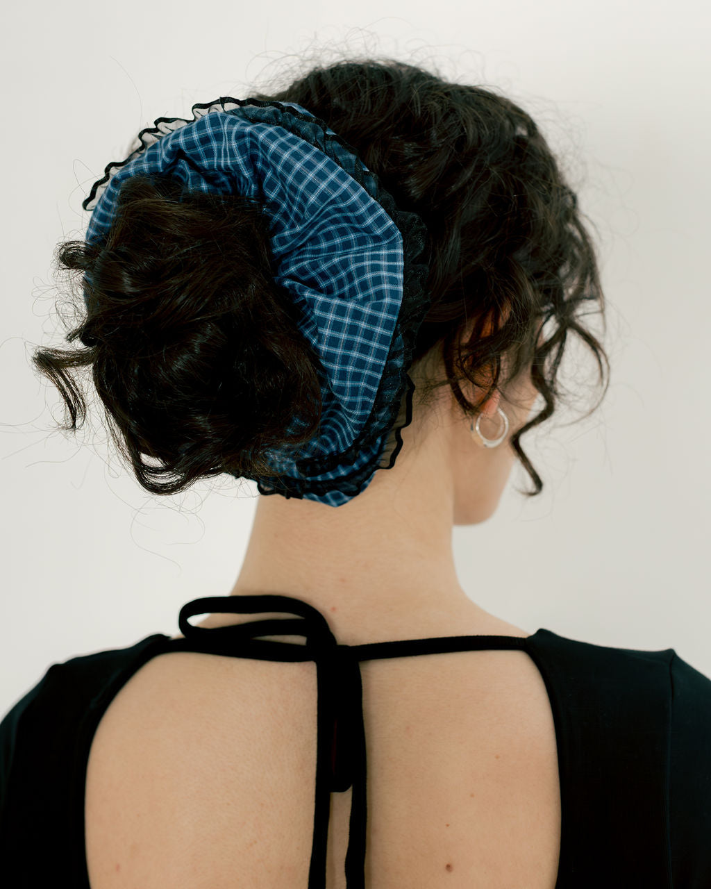 A BRONZE AGE - DOILY SCRUNCHIE - LOU GINGHAM
