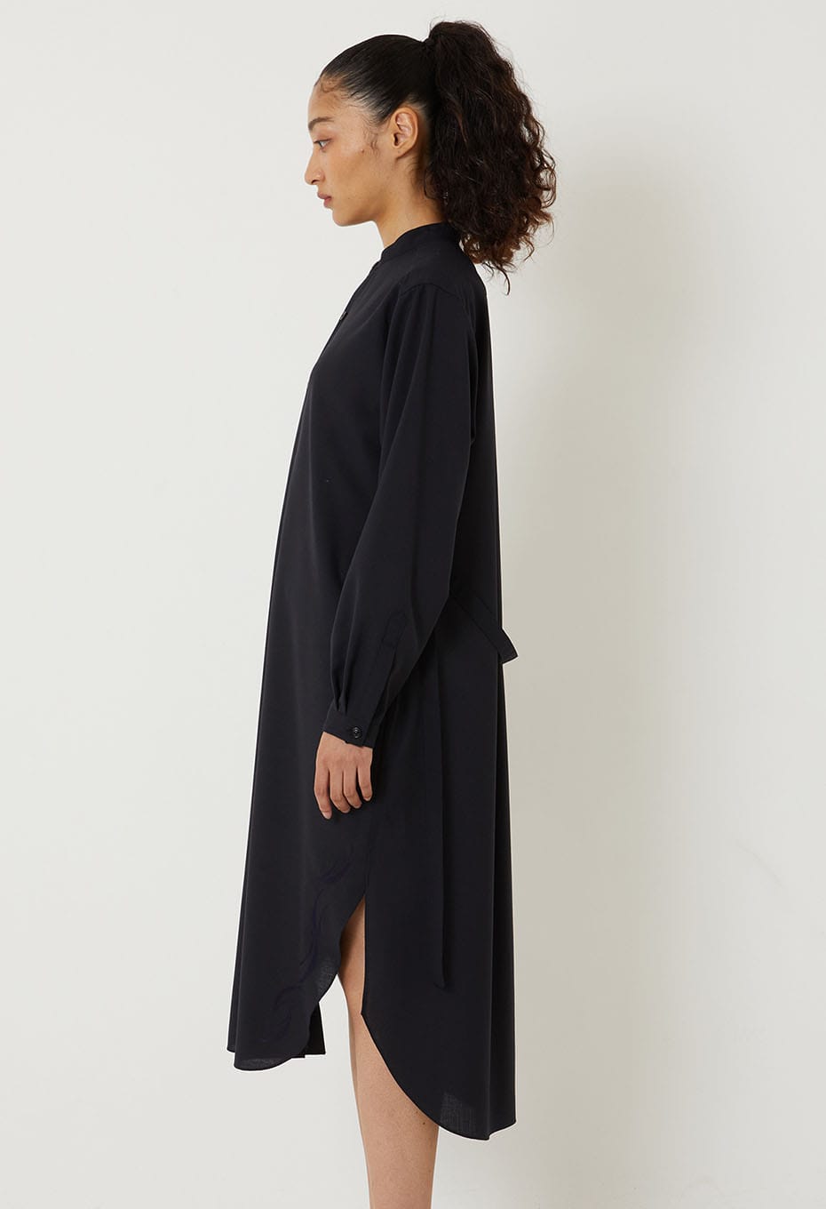 BLUE BLUE JAPAN WOMENS MEBUKI EMBROIDERY STAND UP COLLAR DRESS - DARK NAVY