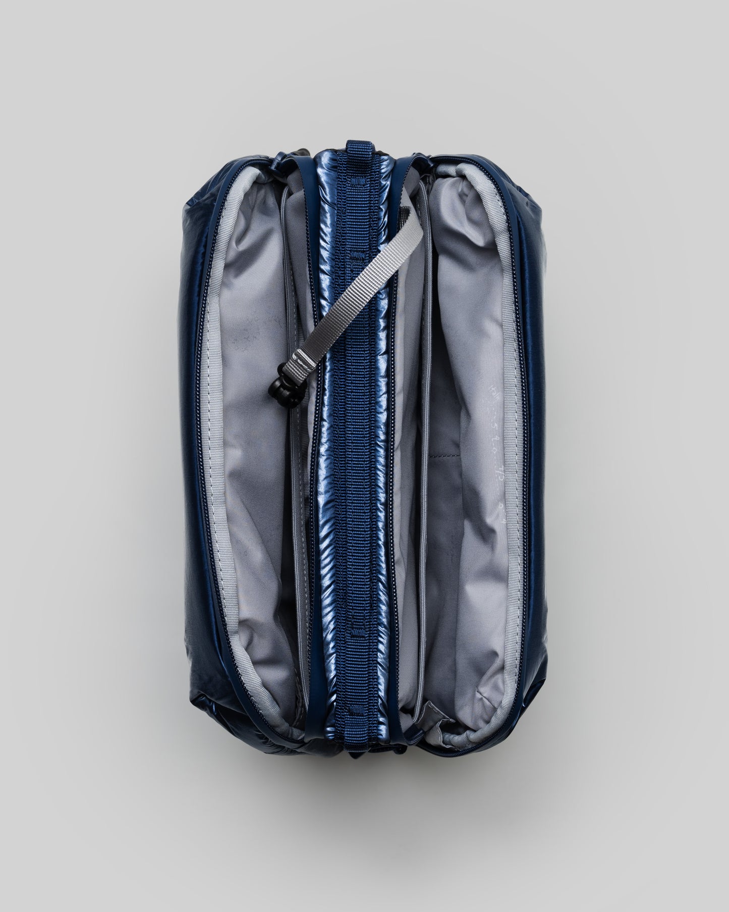 TOPOLOGIE BOTTLE SACOCHE LARGE MARINE BLUE METALLIC PUFFER