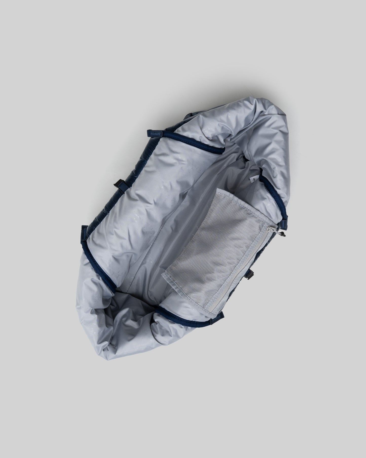TOPOLOGIE MARCHE TOTE MEDIUM MARINE BLUE METALLIC PUFFER