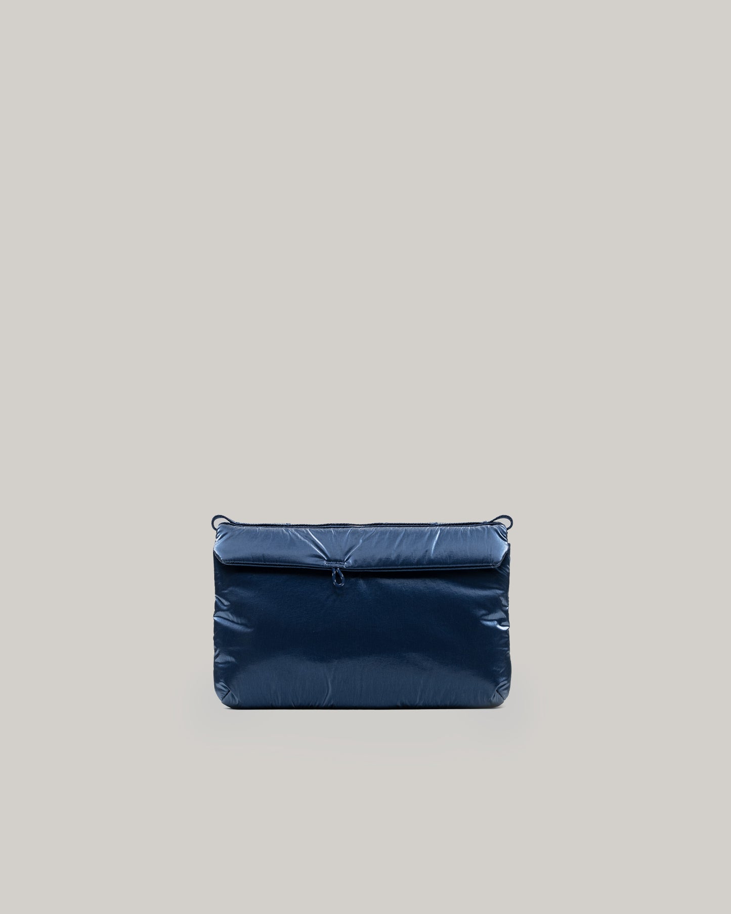 TOPOLOGIE FLAT SACOCHE SMALL MARINE BLUE METALLIC PUFFER