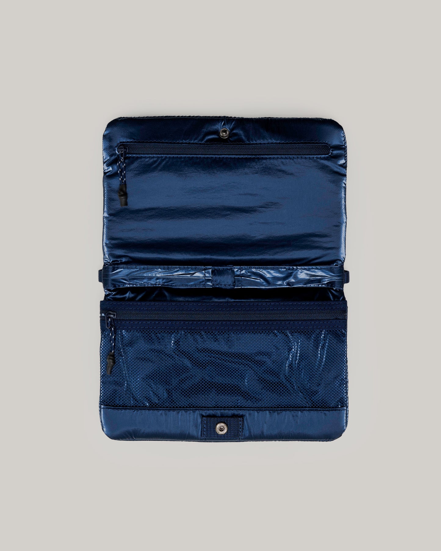 TOPOLOGIE FLAT SACOCHE SMALL MARINE BLUE METALLIC PUFFER