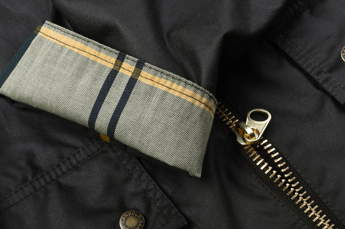 BARBOUR HIGHCLERE WAX JACKET - OLIVE