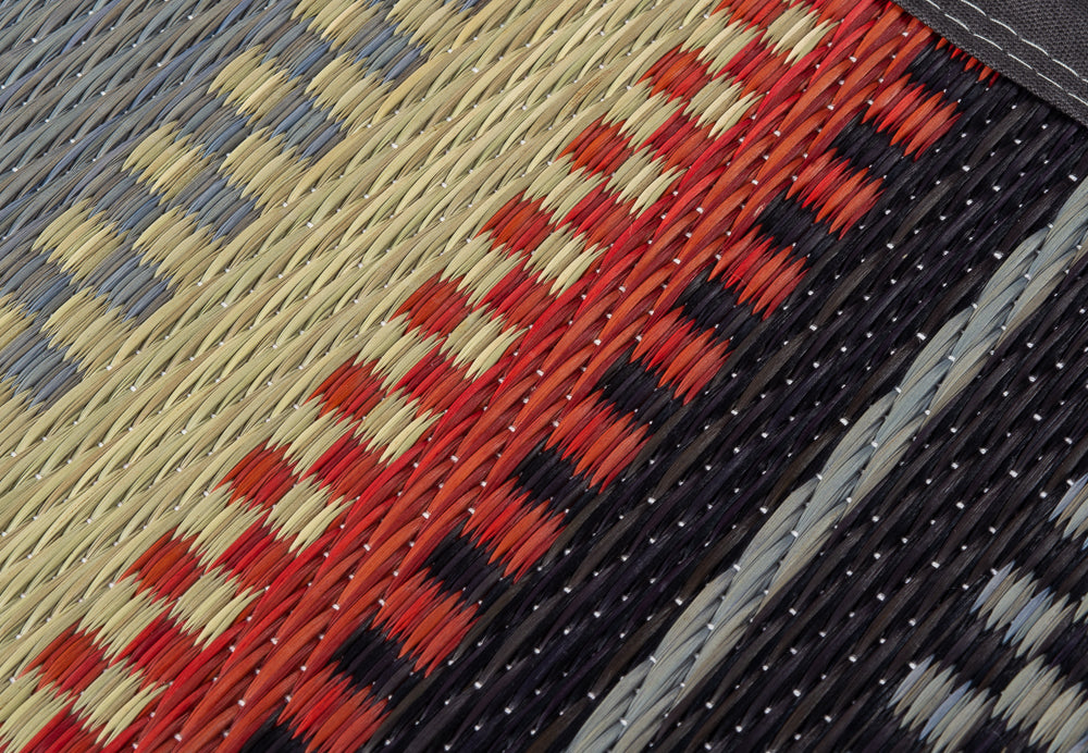 BASSHU IGUSA WOVEN RUG - BORDER BLUE