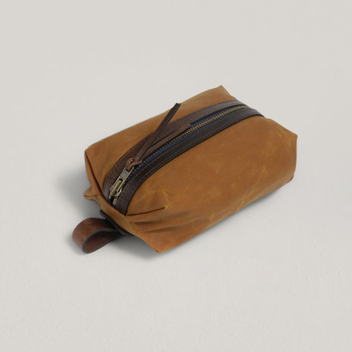 BLEU DE CHAUFFE ZAZOU TOILETRY BAG - CUMIN WAX