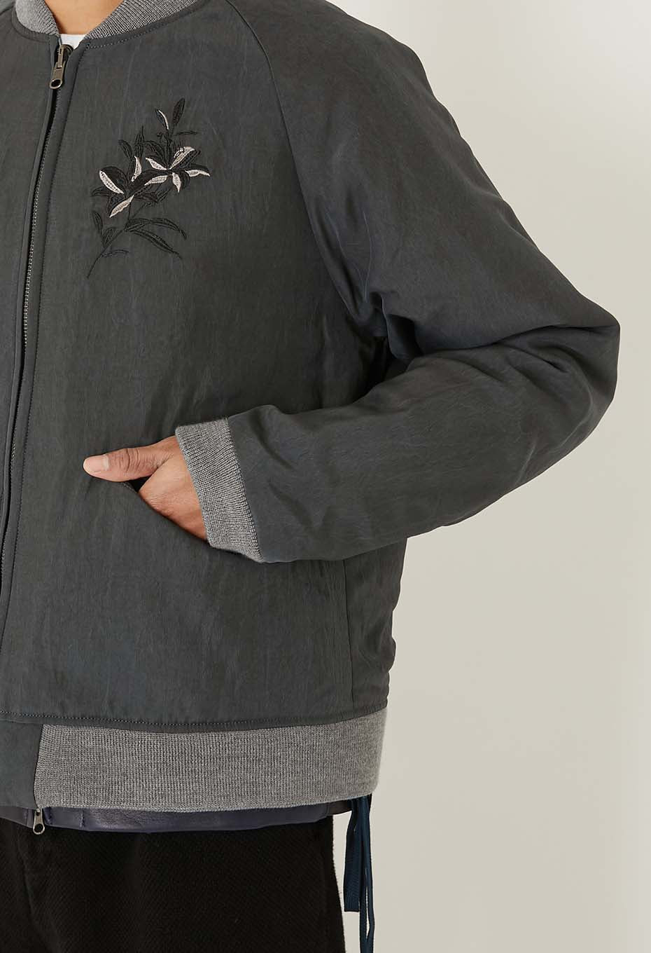 BLUE BLUE JAPAN 'HANA NI TORA' REVERSIBLE SOUVENIR JACKET - BLACK