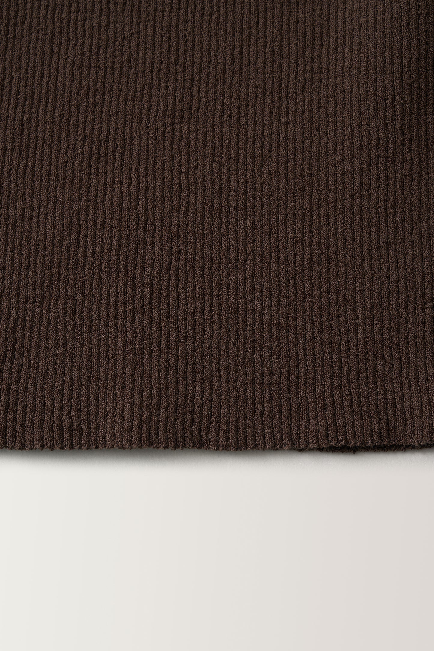 NOTHING WRITTEN HAZE V-NECK SLEEVELESS - BROWN