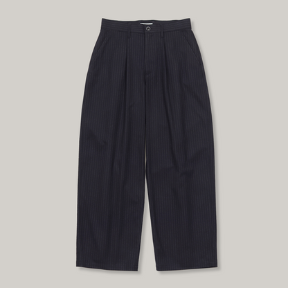 YASHIKI SAYATOMO 1-TUCK WIDE TROUSERS - NAVY PINSTRIPE