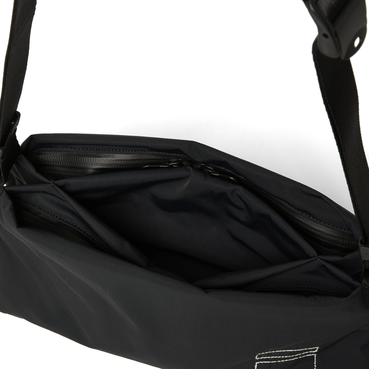 BLANKOF BELLOWS BAG 4 - (S) - BLACK