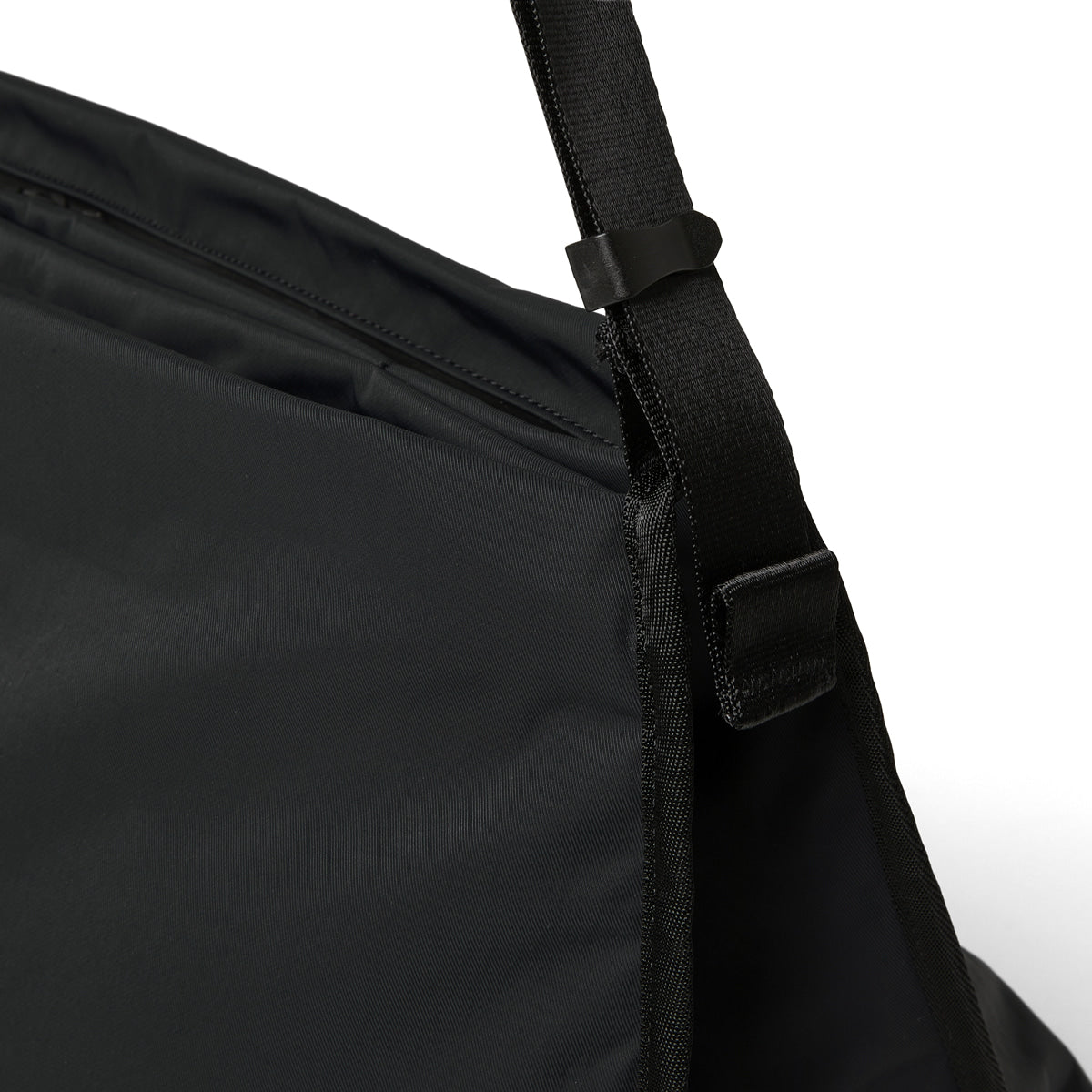 BLANKOF BELLOWS BAG 24 - (L) - BLACK