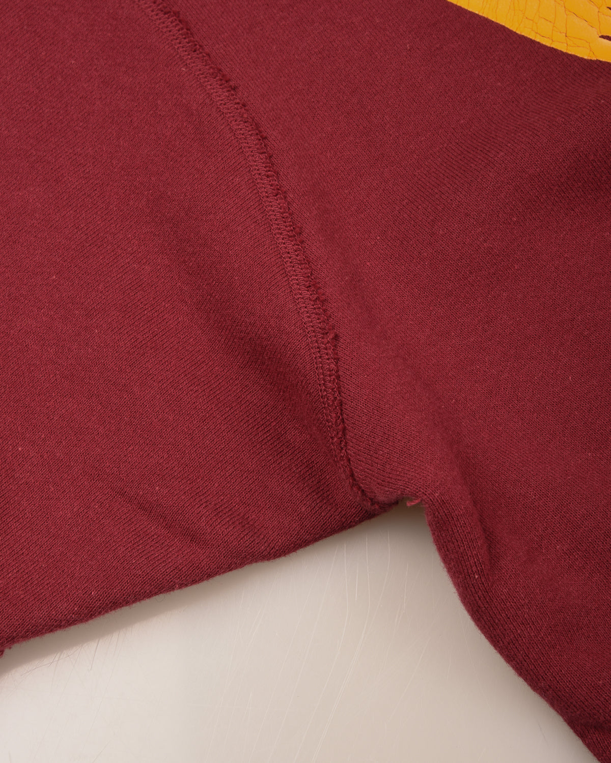 WHITESVILLE MASSACHUSETTS S/S SWEAT W/ PRINT - WINE