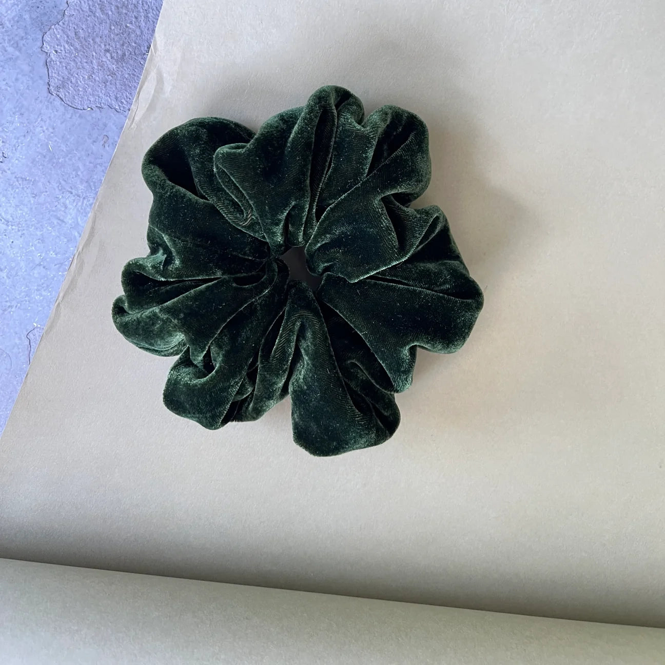 A BRONZE AGE - VELVET SCRUNCHIE - NORI