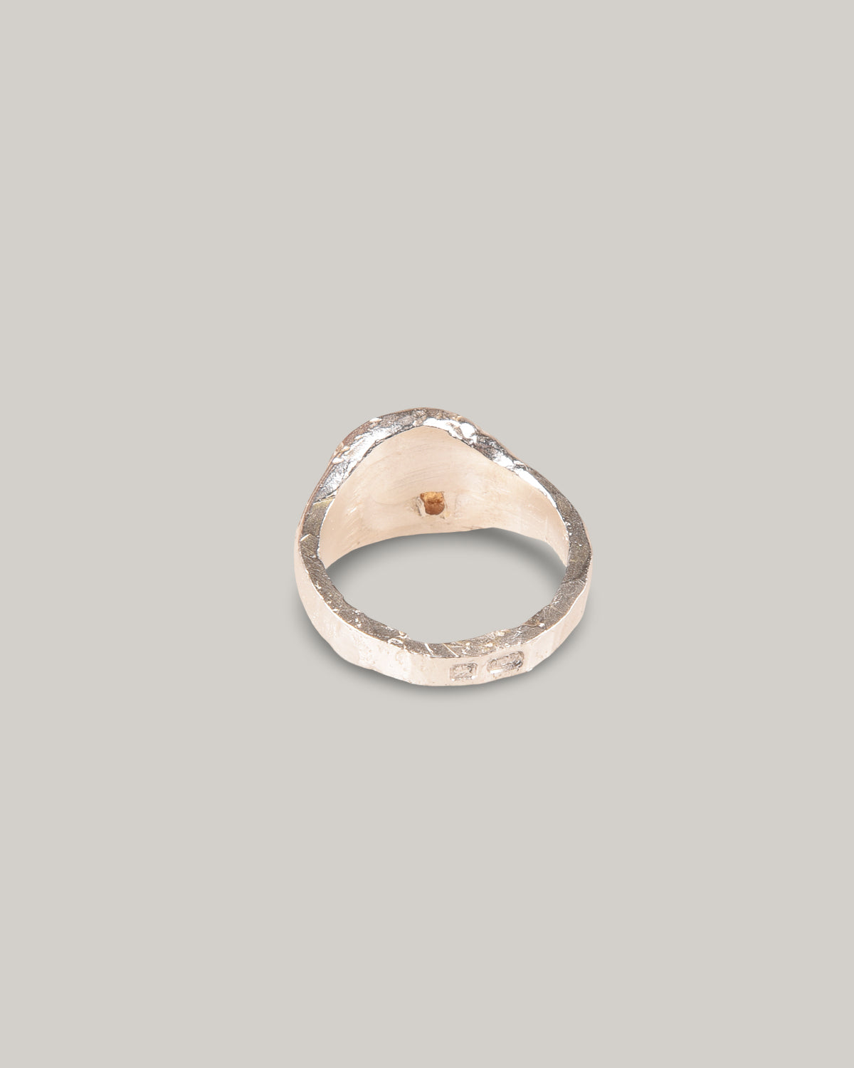 THE OUZE RAW ORANGE SAPPHIRE ROUND SIGNET - STERLING SILVER