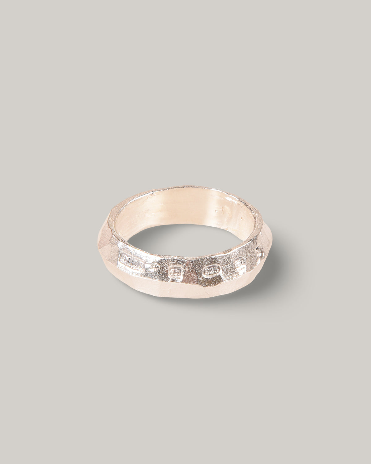 THE OUZE HALLMARK KNIFE EDGE RING - STERLING SILVER