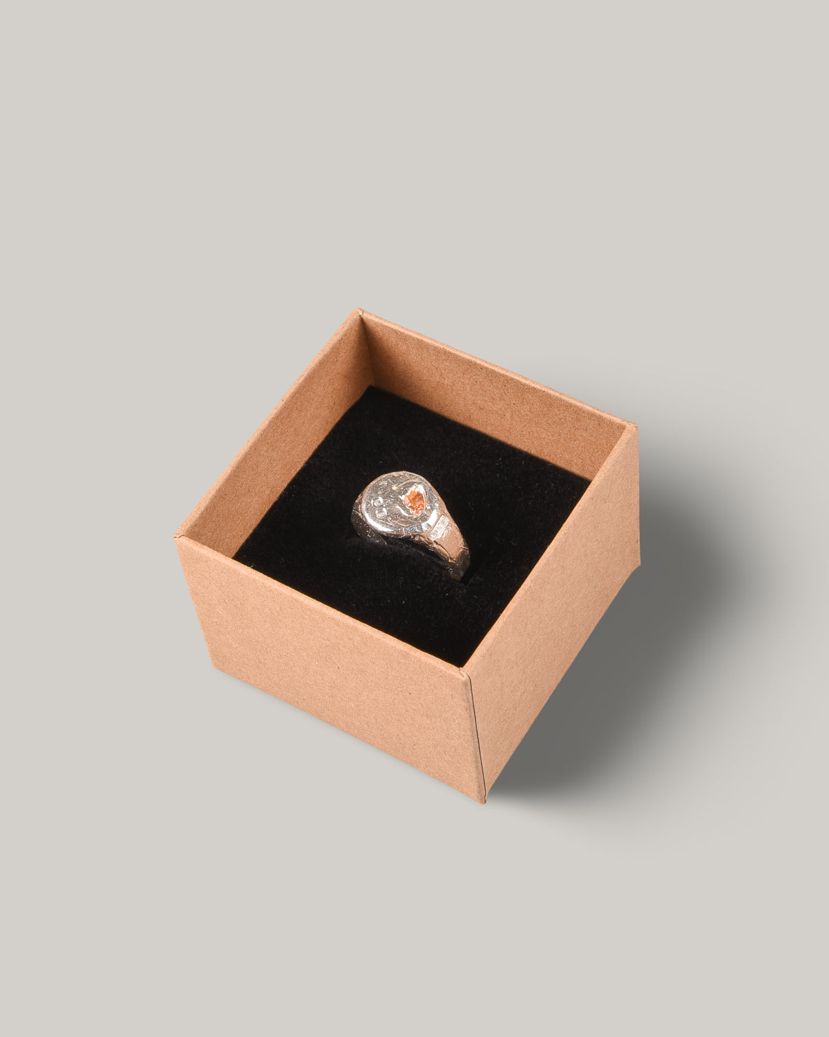 THE OUZE RAW ORANGE SAPPHIRE ROUND SIGNET - STERLING SILVER