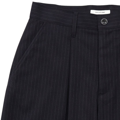 YASHIKI SAYATOMO 1-TUCK WIDE TROUSERS - NAVY PINSTRIPE