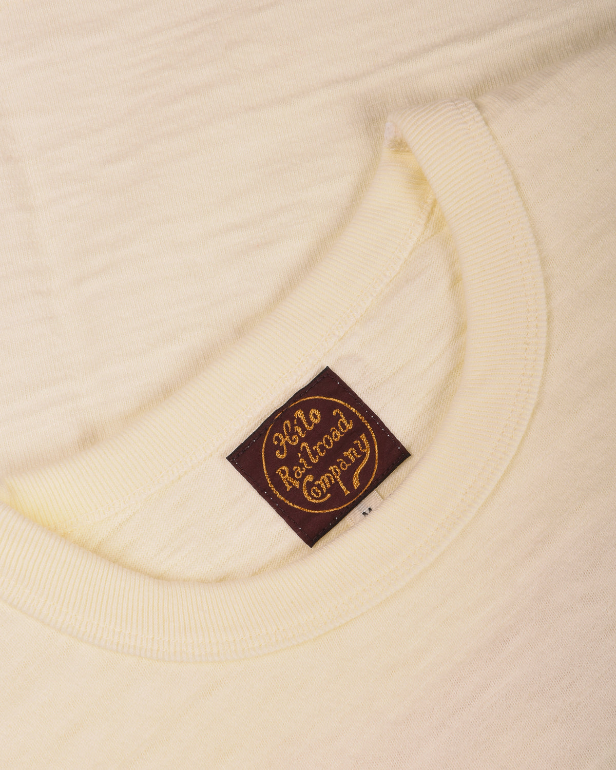 HILO RAILROAD LOGO TEE - OFF WHITE