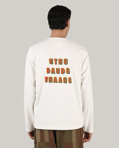 KARDO LONG SLEEVE GRAPHIC T-SHIRT - 'UTHO DAUDO BHAAGO' PRINT