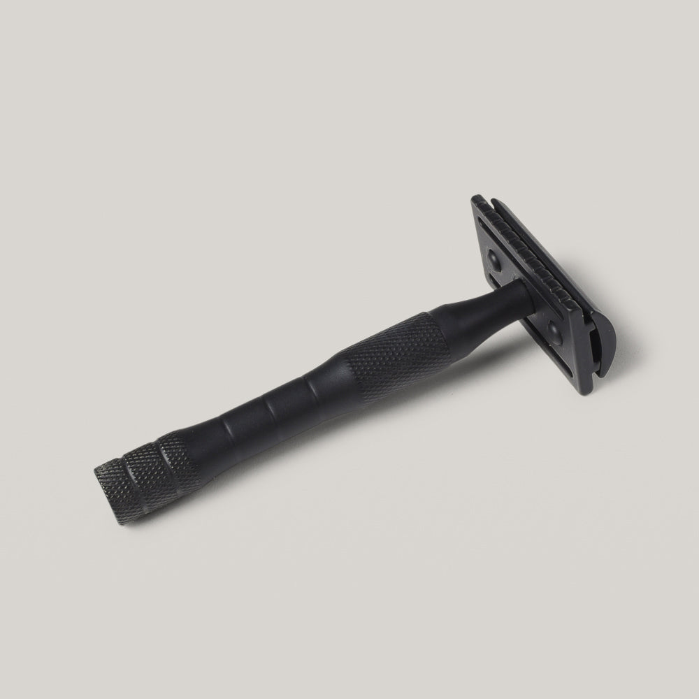 WELL KEPT SAFETY RAZOR - MATTE BLACK